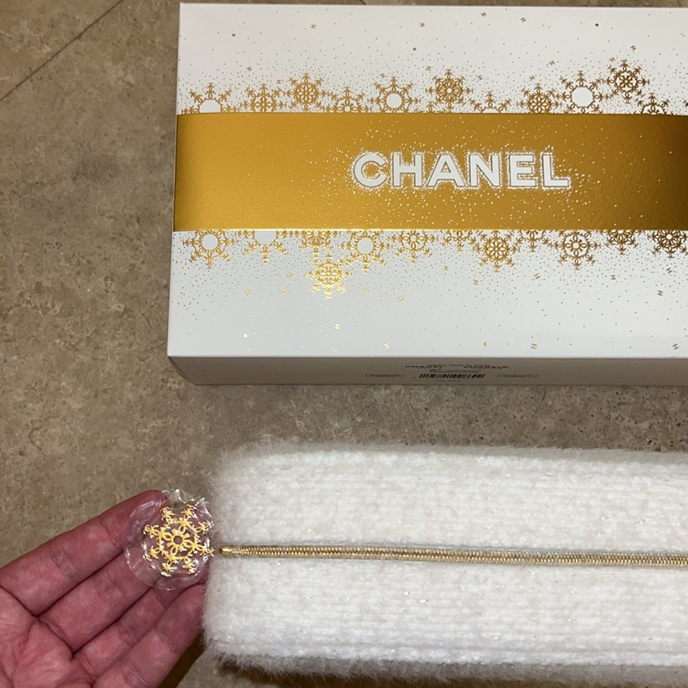 Chanel holiday makeup bag NIB
